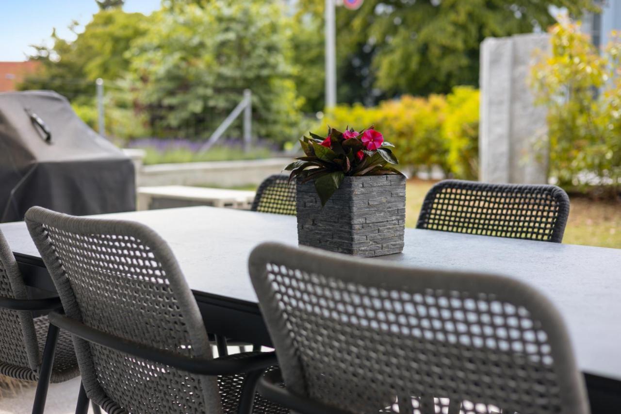 The R Apartment Zugerberg - Ev Wallbox - Terrasse Geroldswil Bagian luar foto